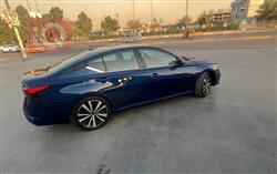 نيسان ألتيما
